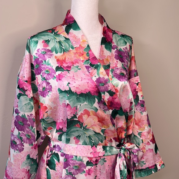 Margie French Original Pink Floral Robe - Picture 2 of 4